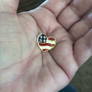 US Flag Heart Brooch Gold Tone Metal - Enamel